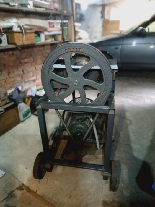 Дровокол з двигуном 2 Кв (Самовивіз)