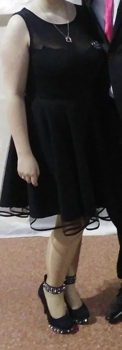 Czarna sukienka z tiulem