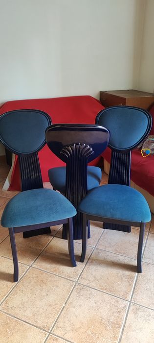 Ar condicionado novo nunca usado 260 euros  cadeiras lavadas 35 cada uma.