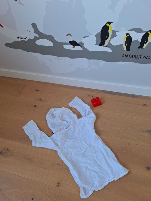 koszula na dł.rękaw z kapturem: elegancka: perełka, dla dzieci, like new, biała