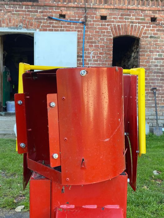 Rębak walcowy do ciągnika R-100