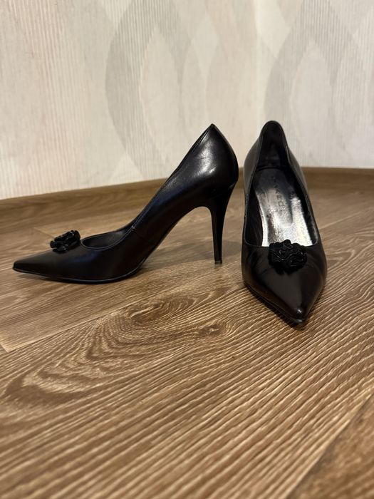 Туфлі на шпитьках