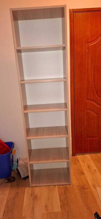 Regał/słupek z półkami