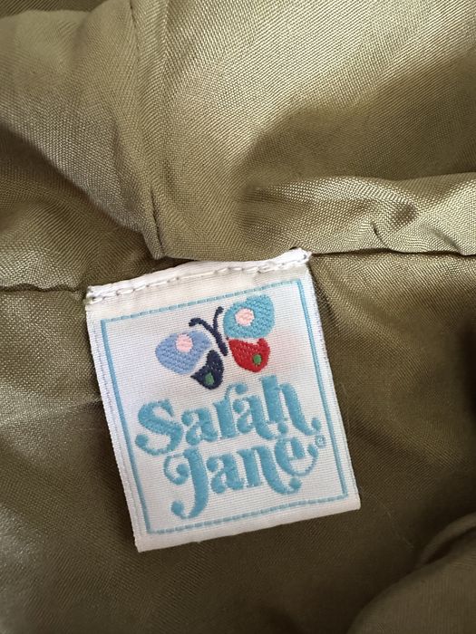 Жилет с капюшоном Sarah jane 116р