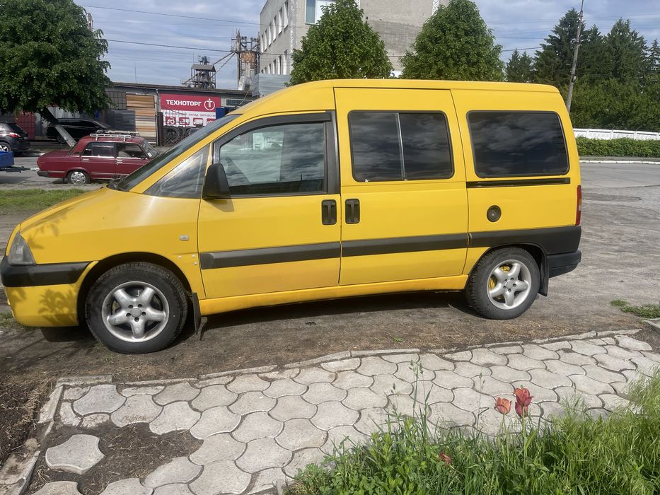 Фіат скудо 2006 року.
