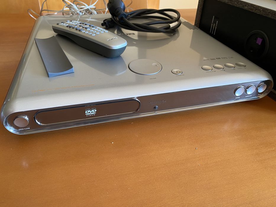 Leitor de dvds e sistema de som philips