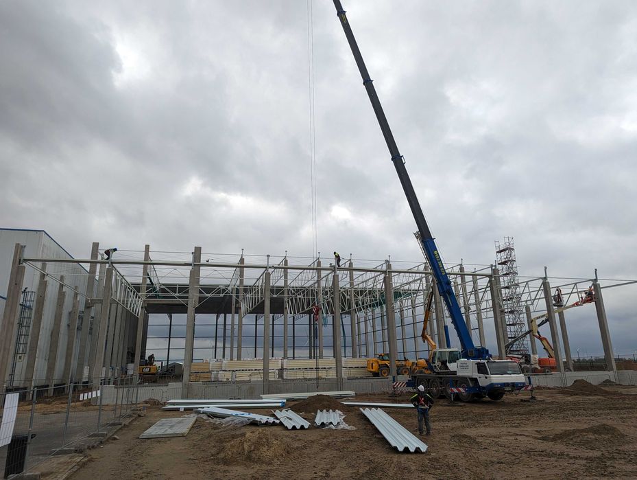 Usługi dźwigowe ,usługi żurawiami samojezdnymi,dźwig,żuraw 110 ton