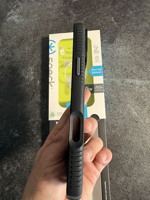 Чохол Speck Presidio2 Grip MagSafe для iPhone 16 Pro Max (новий)