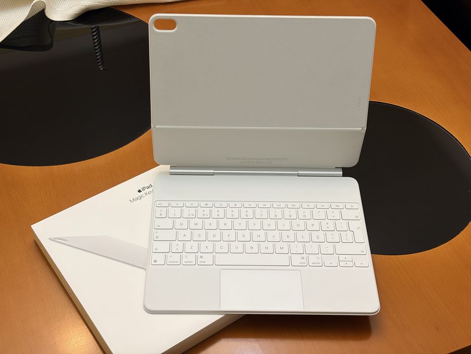 Apple Magic Keyboard para iPad Air de 13”