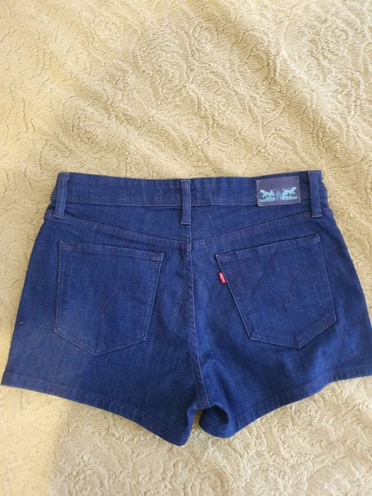 Продам шорты фирмы levis