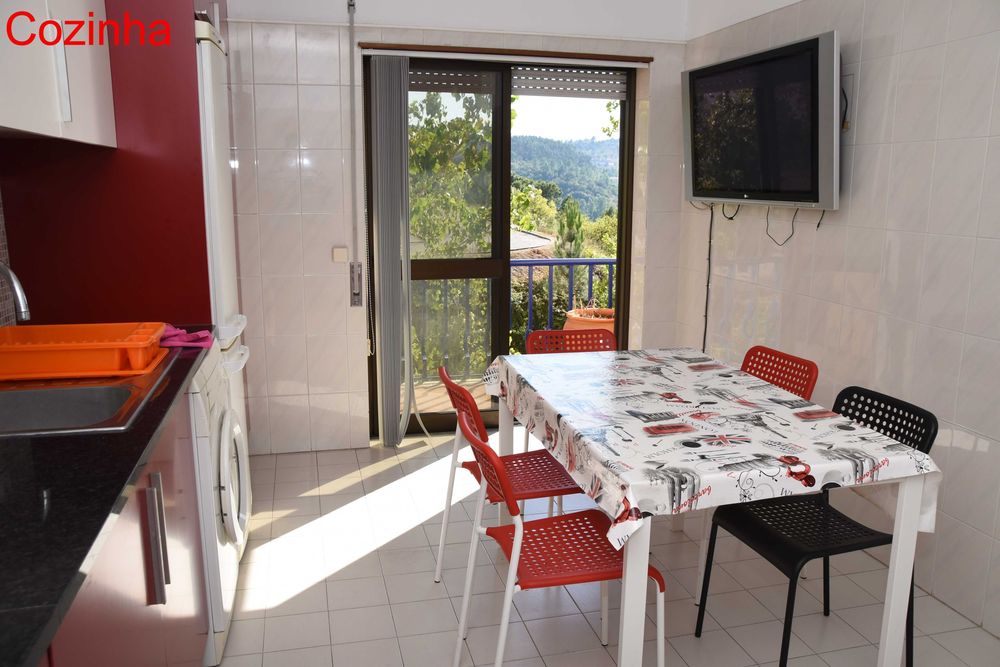 ** Quarto com cama de casal a 500m do Polo 2 ISEC Coimbra Shopping **