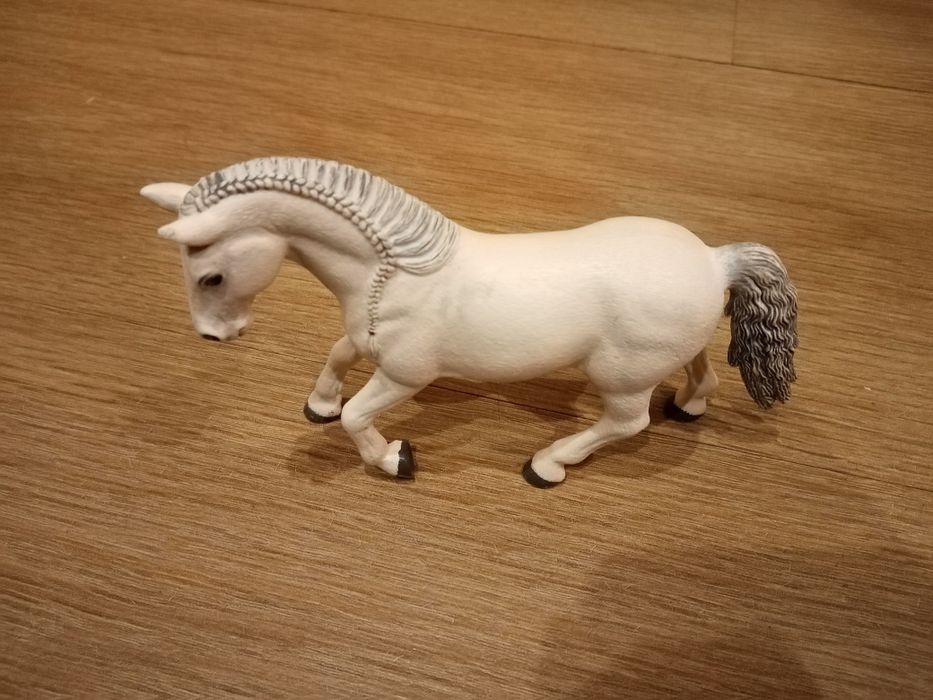 Schleich biały koń