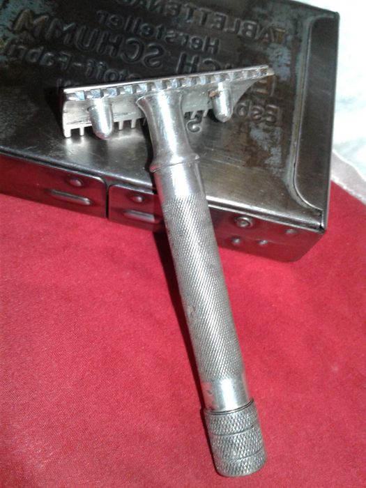 Бритвенный станок с войны Gillette USA 1943 находка  блиндаж Вермахт