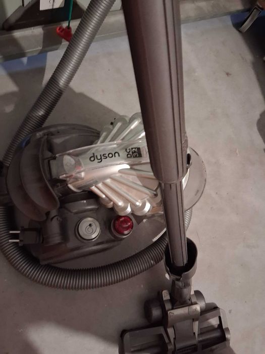 Aspirador DYSON DC 32