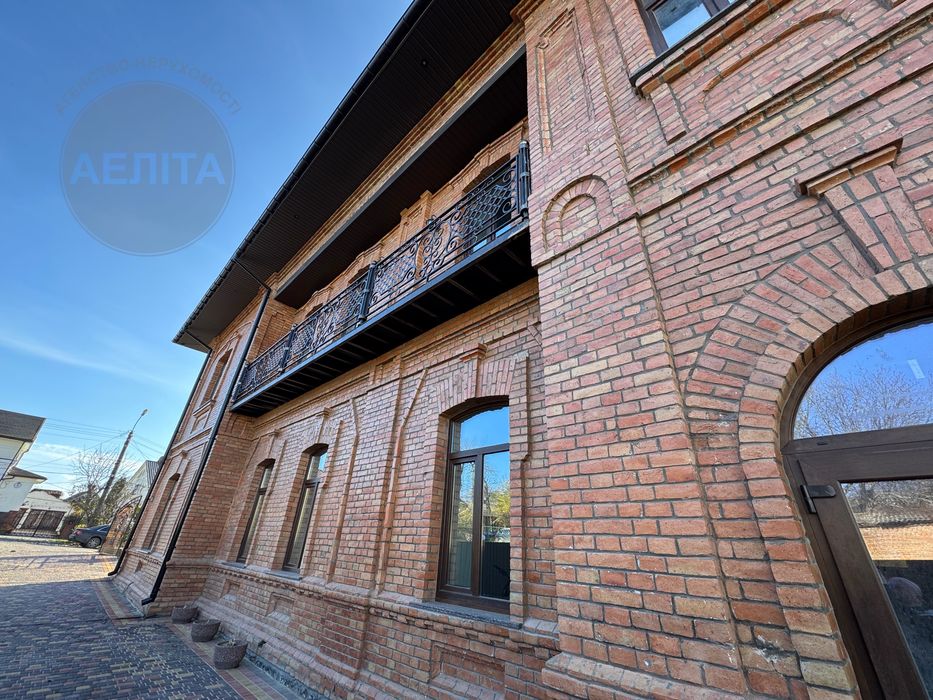 Комерційні приміщення. Центр міста. Залишились 390кв.м на 1та 2 поверхах