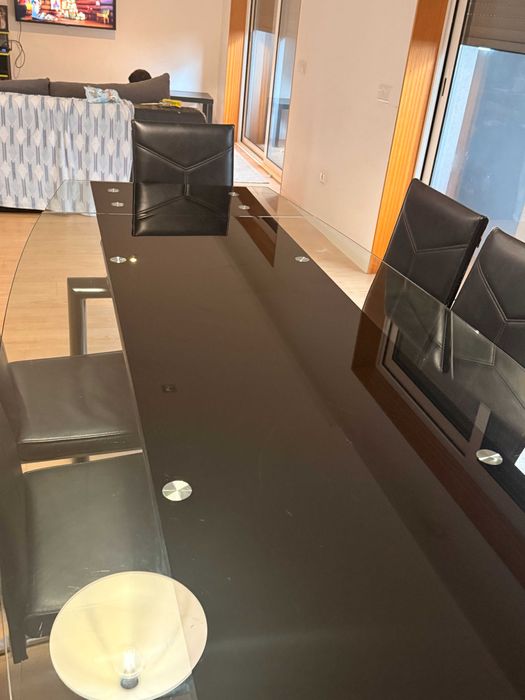 mesa de vidro temperado extensível+6 cadeiras de couro