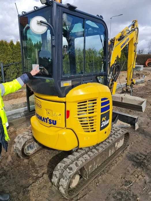 Koparka minikoparka ładowarka prace ziemne.  Duże i małe prace.