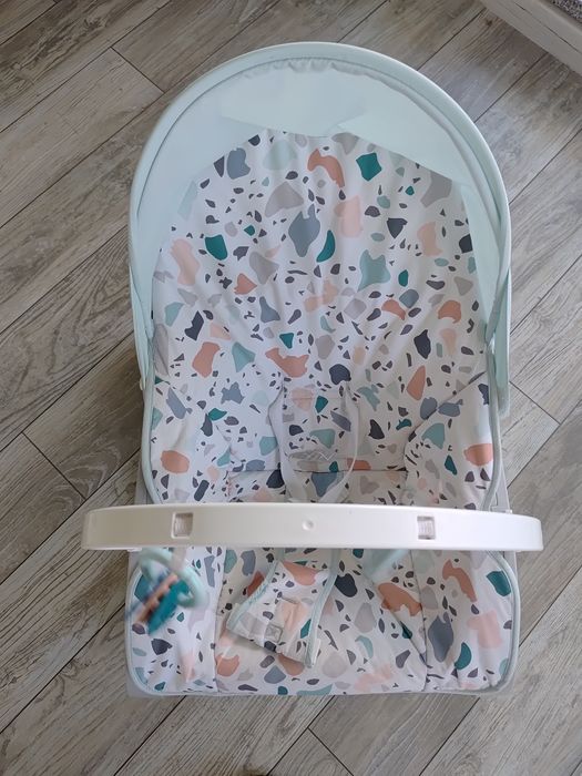 50Leżaczek, bujaczek Fisher price