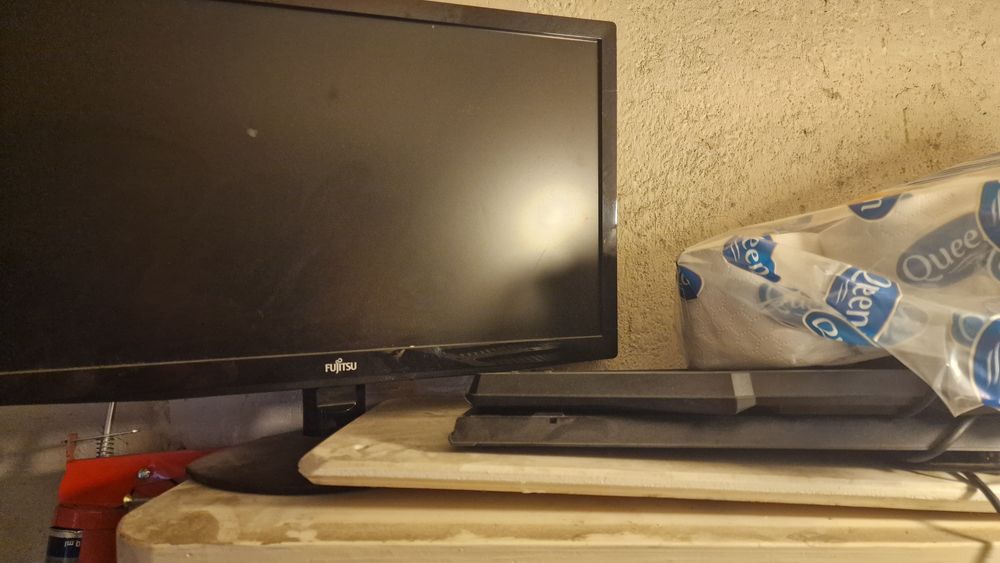 Monitor Fujitsu 17 cali
