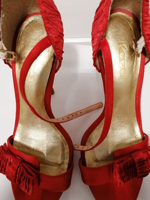 Przepiękne CZERWONE szpilki KAZAR