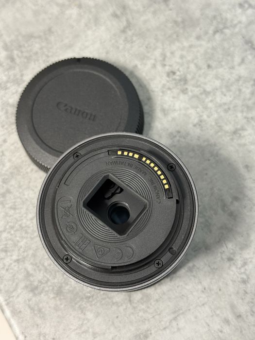 Обʼєктив Canon RF-S 18–45mm f/4.5–6.3 IS STM