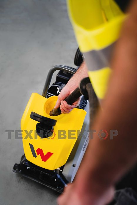 Wacker Neuson seria BPS 1135Aw віброплита прямого направлення.