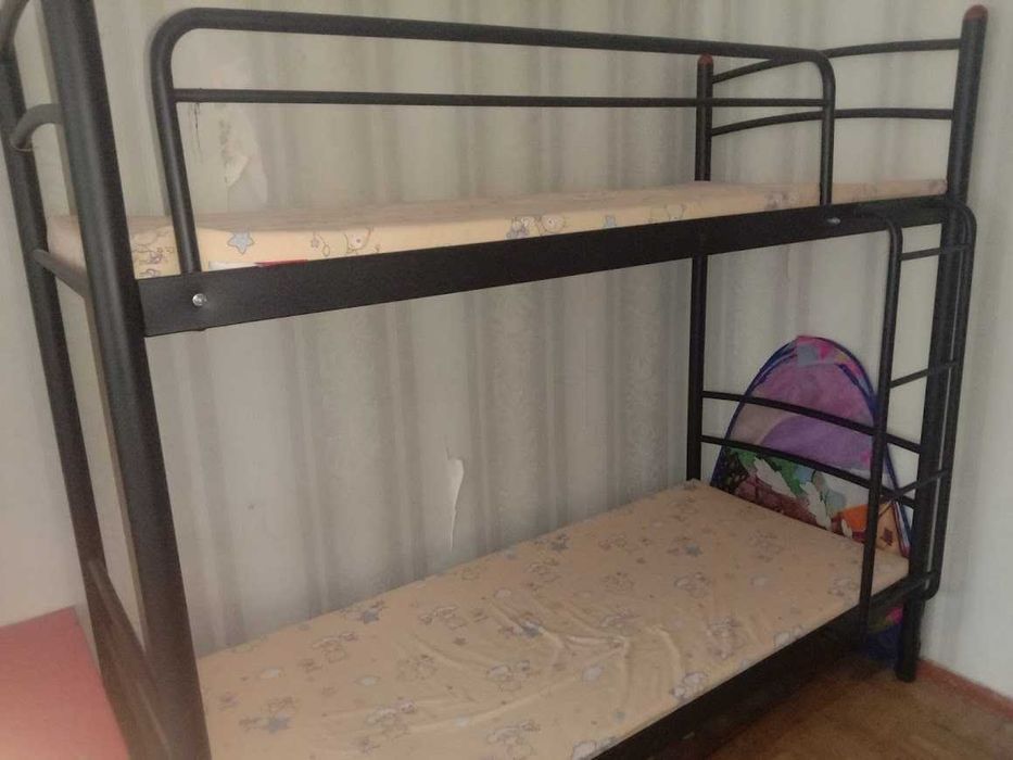 двоповерхове ліжко