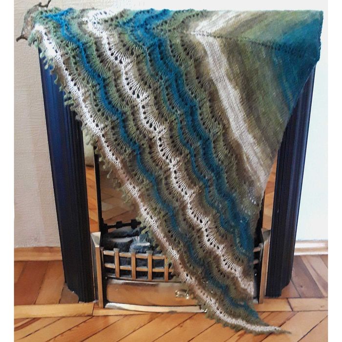 Смугаста чарівна шаль