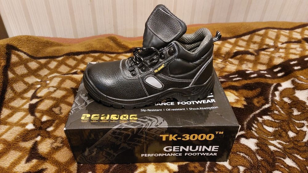 Рабочие ботинки. Новые.