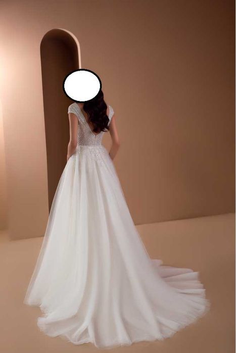 Lanesta Yavanna dla Panny Młodej 160 cm IVORY zdobiona koralikami