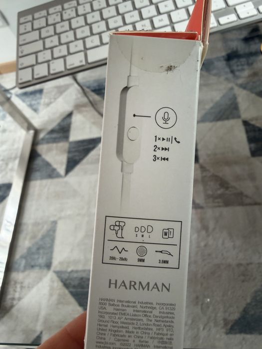 Auriculares fones JBL by HARMAN (TUNE 110)