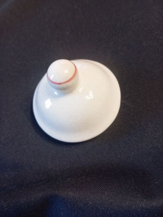 Stara przykrwka do dzbanka ,,cukierncy