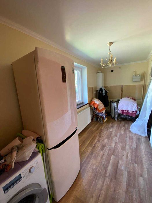 Будинок недалеко від Міста,6 соток Землі