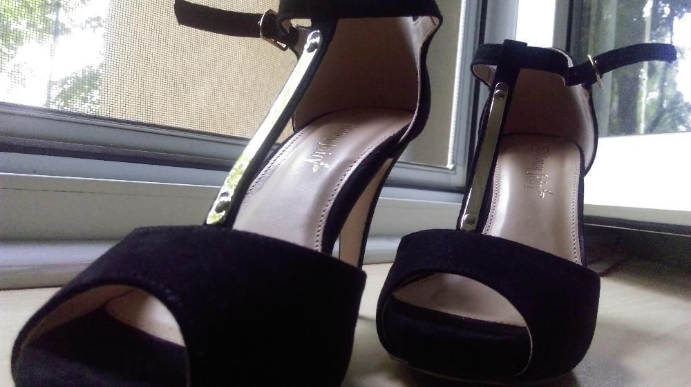 Czarne sandały szpilki CCC rozm. 37