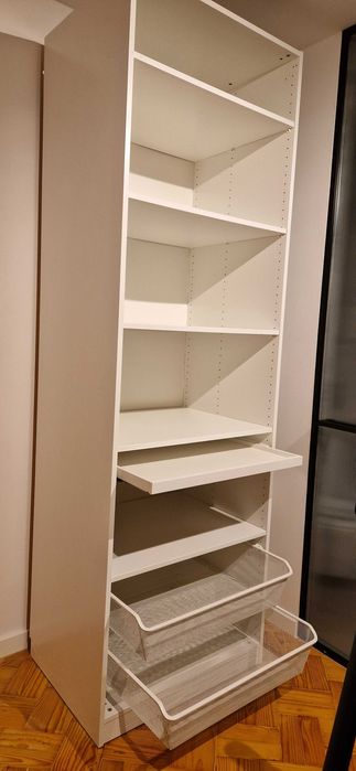 Móvel Pax com 2 gavetas, 5 prateleiras e prateleira extensível