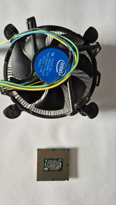 Процесор I5-7400 intel разом з кулером