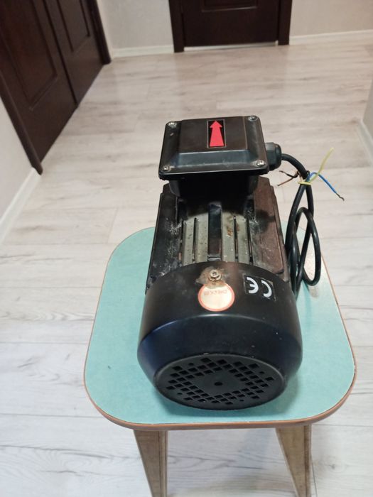 трехфазний асинхронний электродвигун серії  Y2-80MB-2.