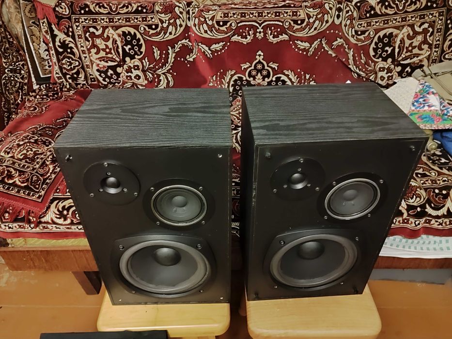Колонки Акустические YAMAHA  NS-G5. Звук !