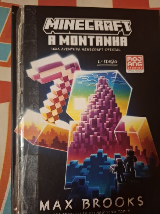 Vendo livro minecraft a montanha , danificado