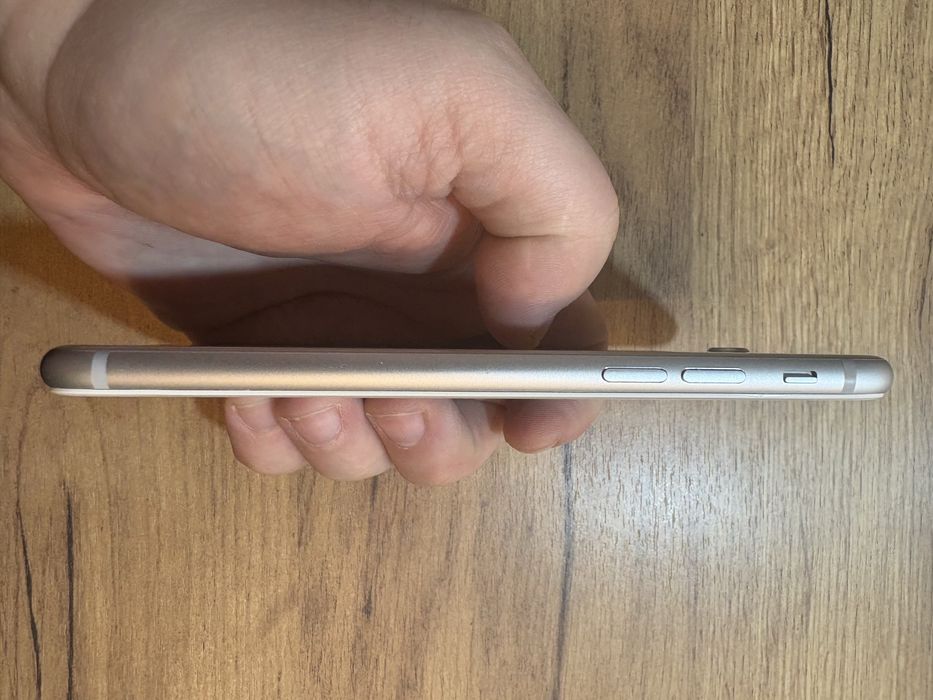 Apple Iphone 8 64GB kondycja baterii 82%