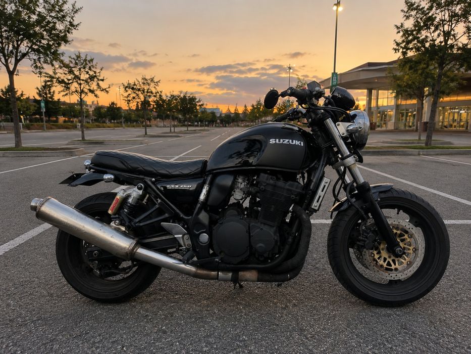 Mota Suzuki 750.