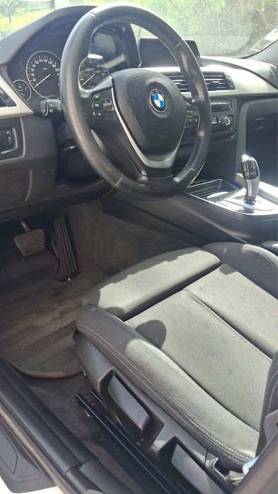 Vende se bmw 320d