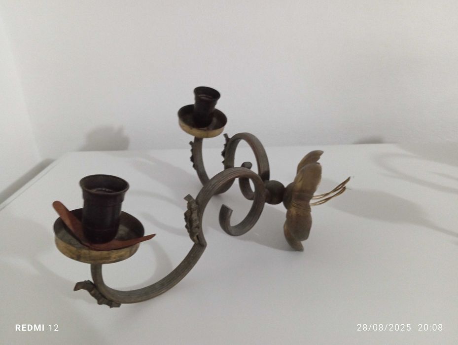 Candeeiro de parede clássico em metal