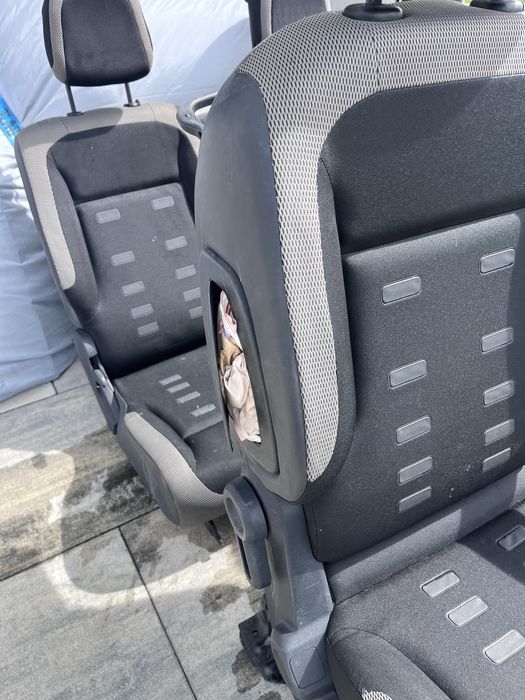 Fotele Citroen Berlingo cena za komplet