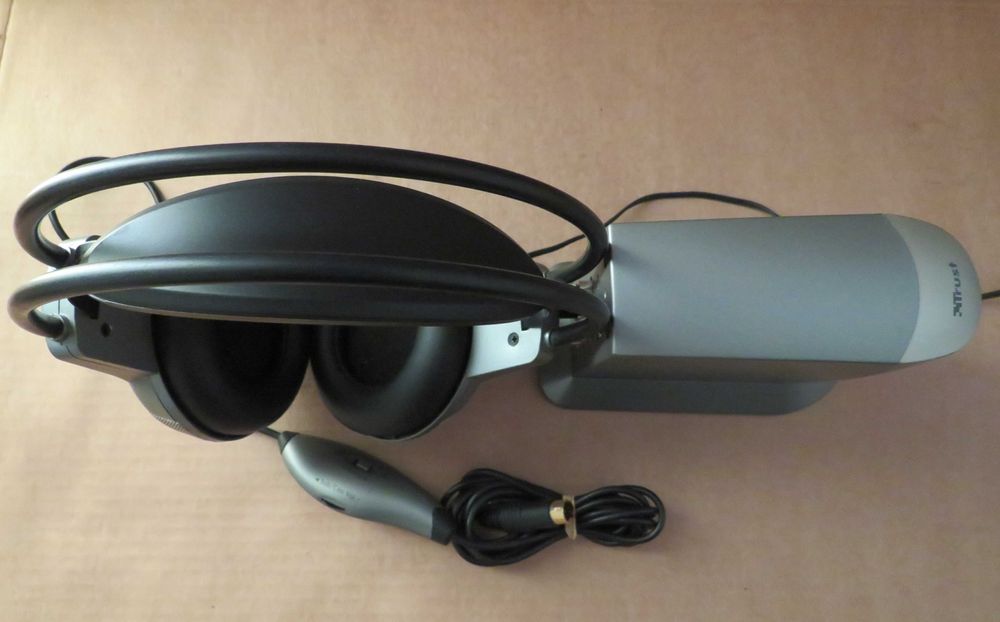 Auscultadores Trust5.1 Silverline Headset 751B terminais banhados ouro