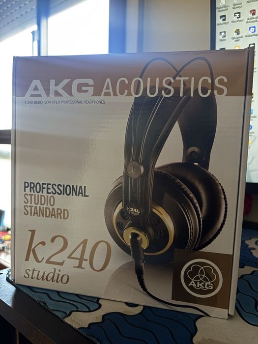 AKG k240 Studio **NOVO**