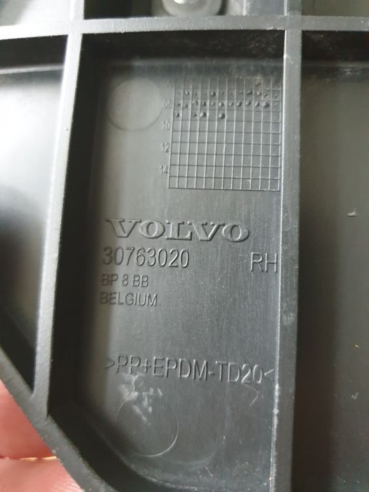 ślizgi zderzaka tylnego volvo V50 2009 Rok polift