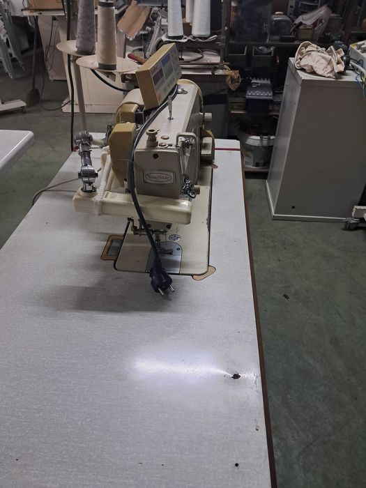 Máquina de ponto corrido