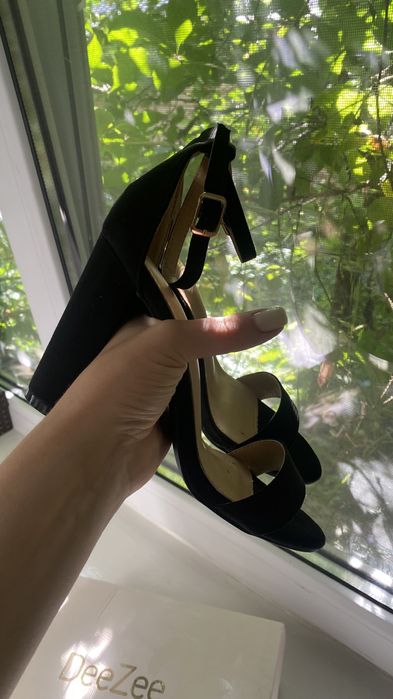 Босоніжки натуральна замша,38 розмір