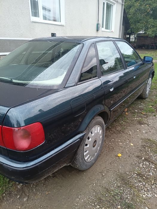 Продаєть ауді 80 б4